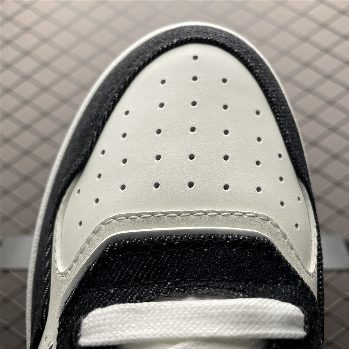 Dior B27